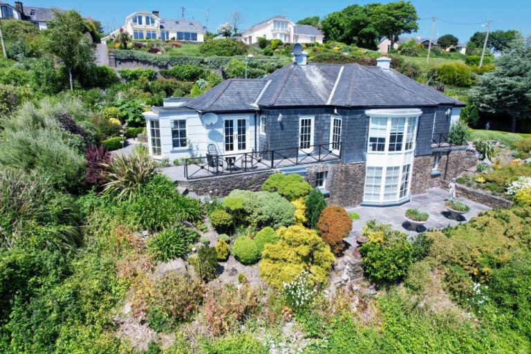 Joaney’s Garden, Compass Hill, Kinsale, Co Cork – P17E308