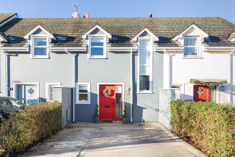 No. 42 Riverside Avenue, Cobh, Co. Cork  -P24HN99