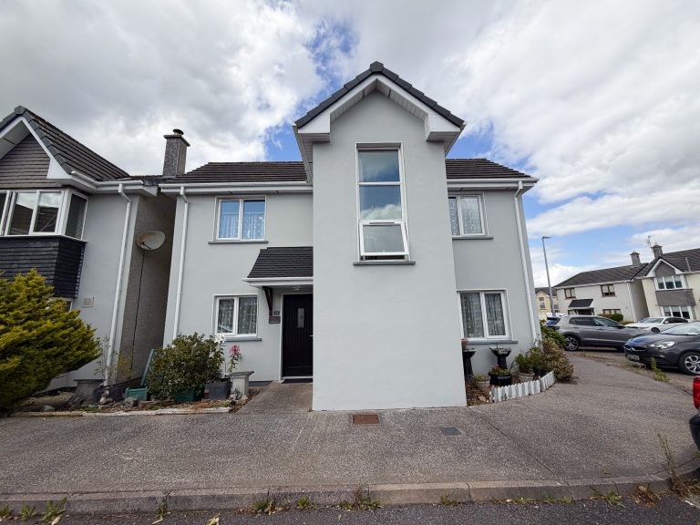24 Willowbank, Cluain Ard, Cobh, Co. Cork, P24 W279